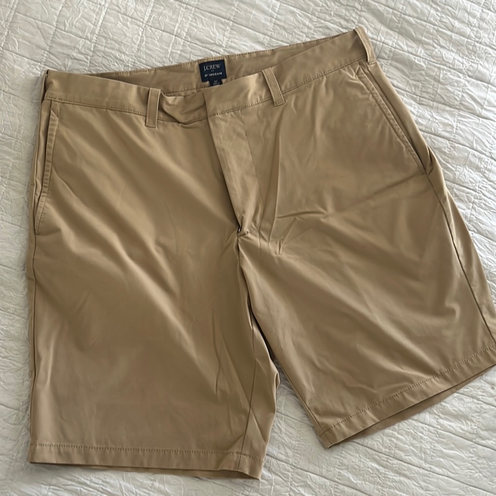 JCrew • men’s 9 inch inseam khaki shorts • size 32